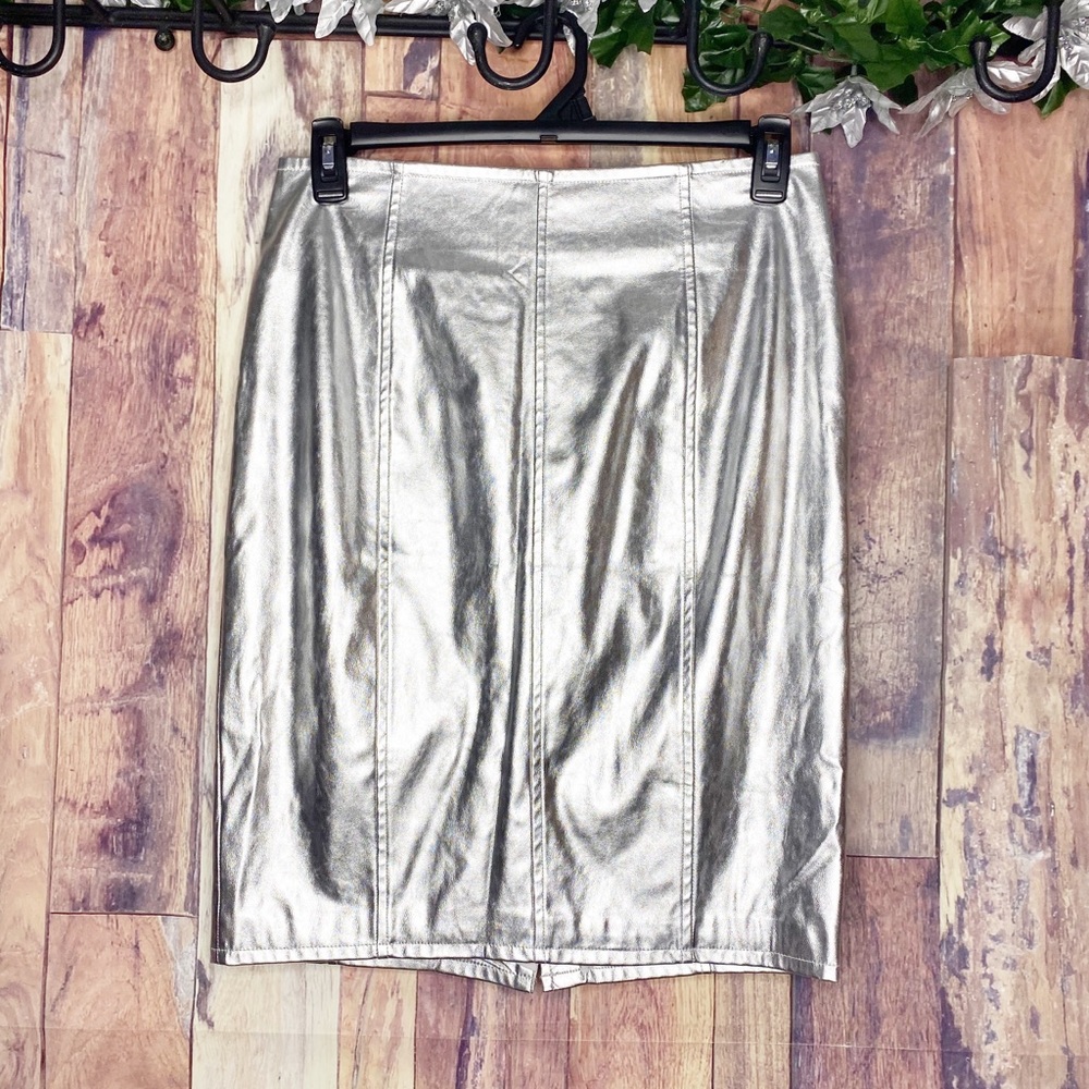 Jennifer Lopez silver metallic skirt